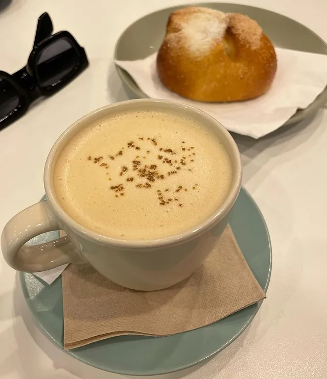 Cafe y bollo